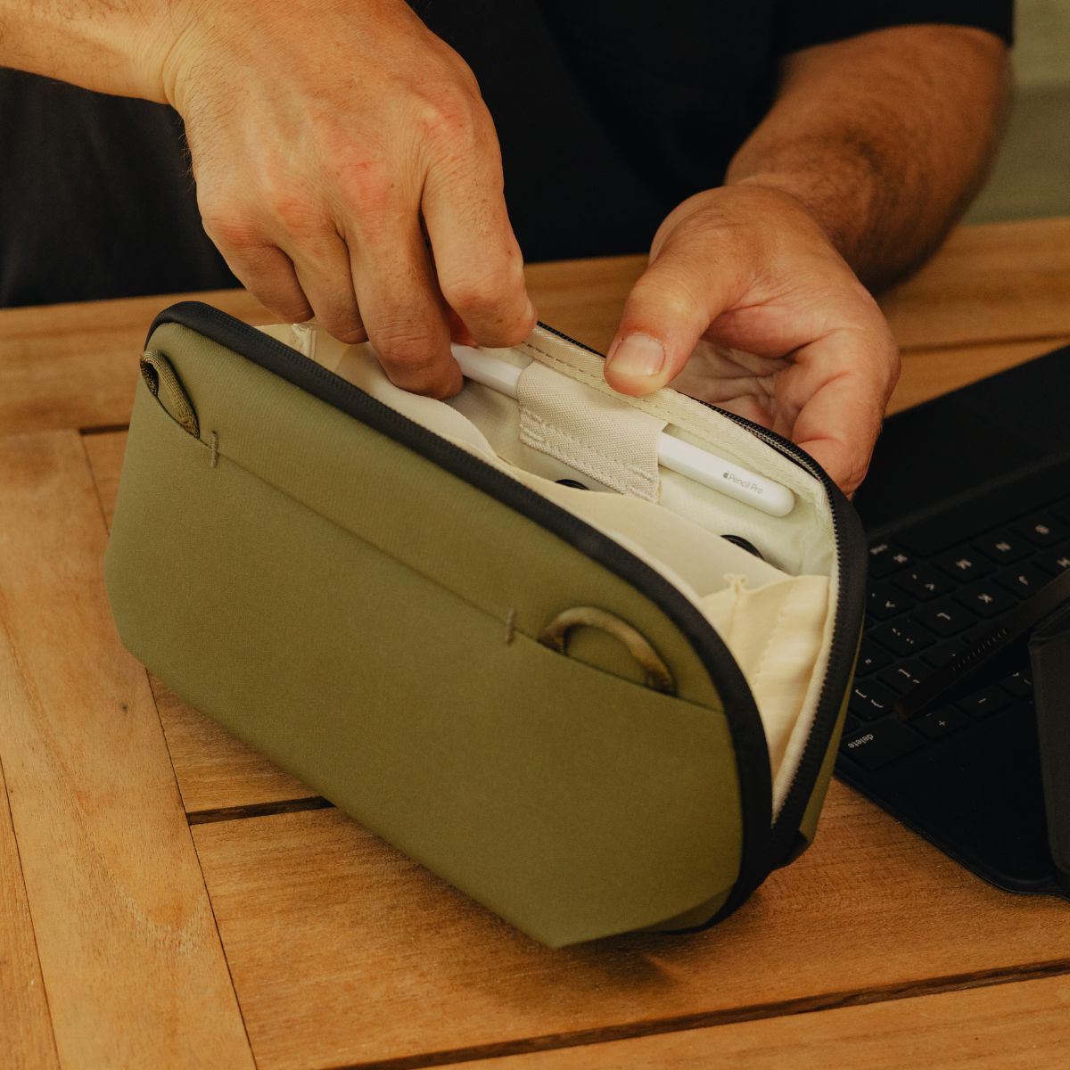 Tech Pouch Small