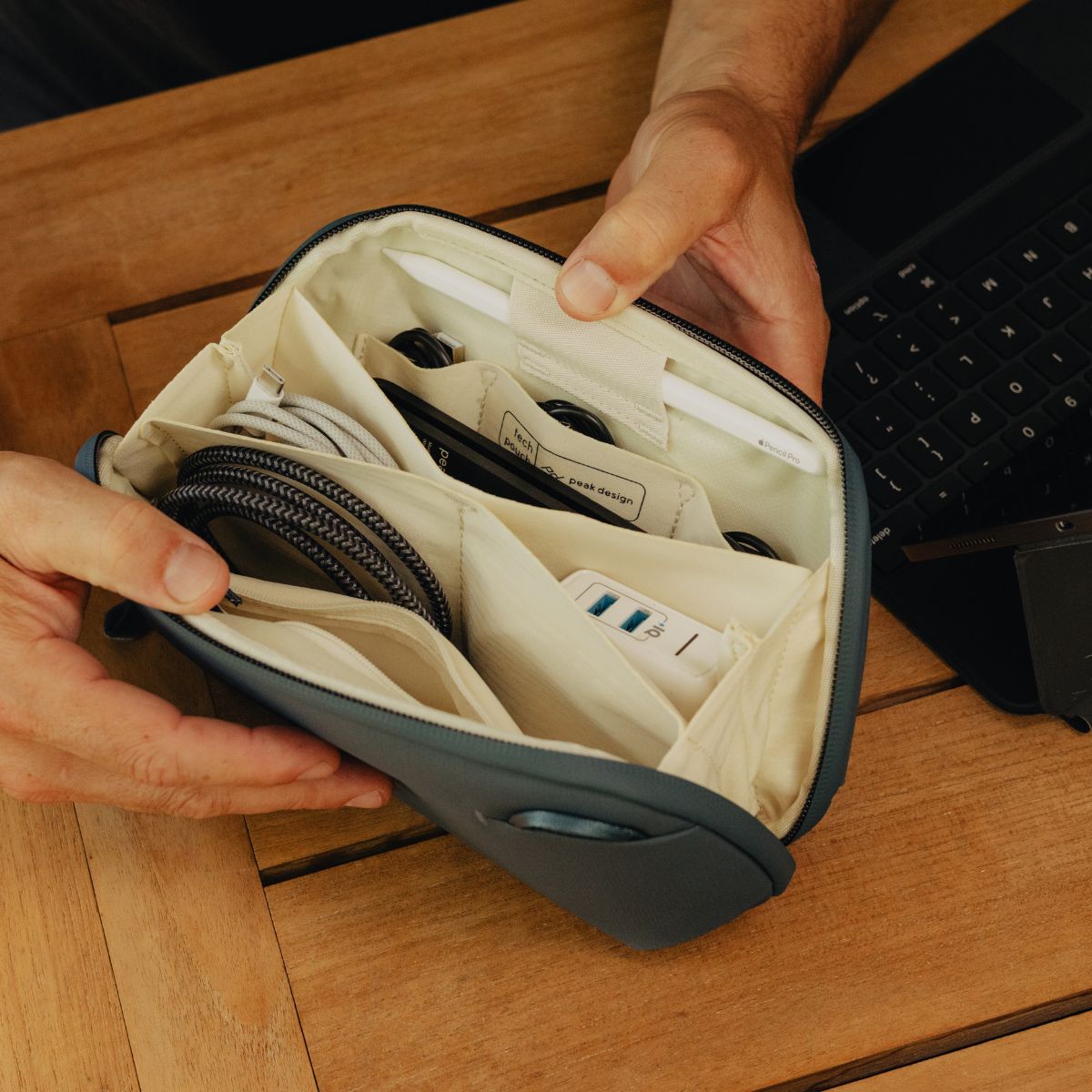 Tech Pouch Small