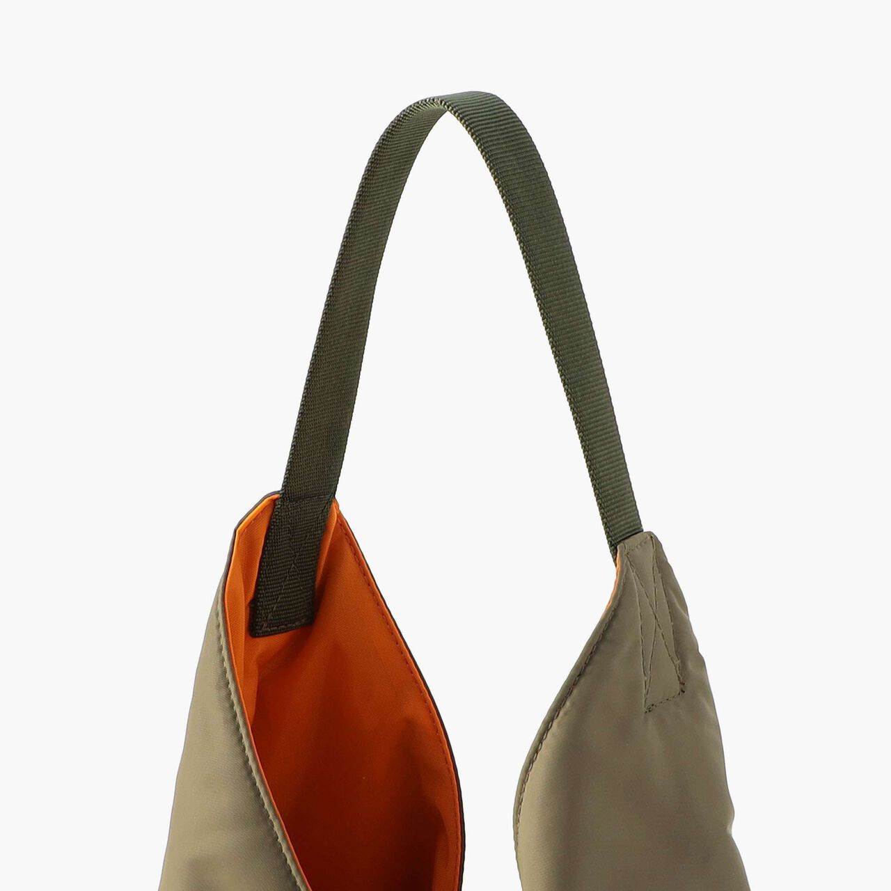 TILT TRIANGLE TOTE ( MADE IN JAPAN 🇯🇵 )