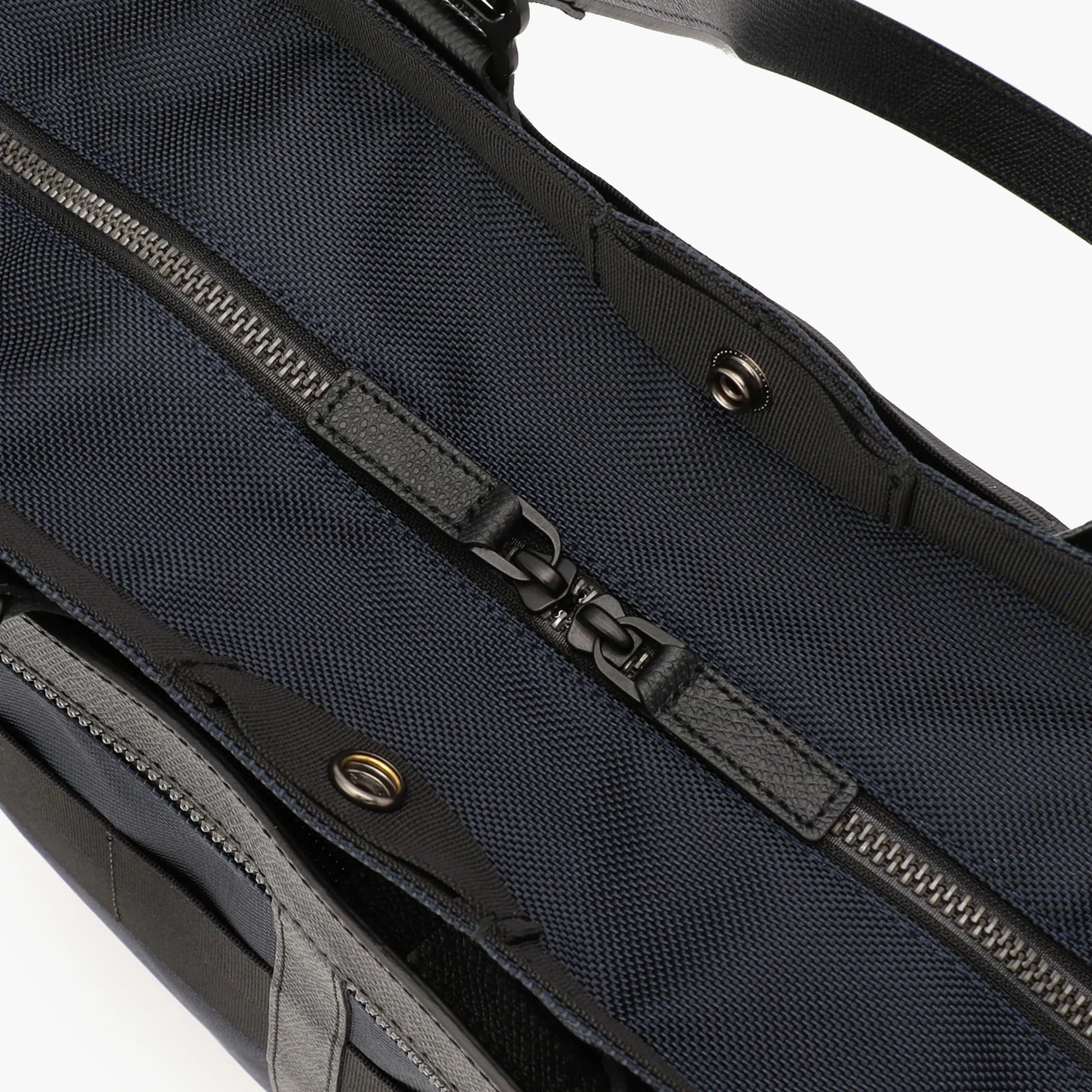 FUSION SQ TOTE HD BRIEFING Tote Bag Suburban.