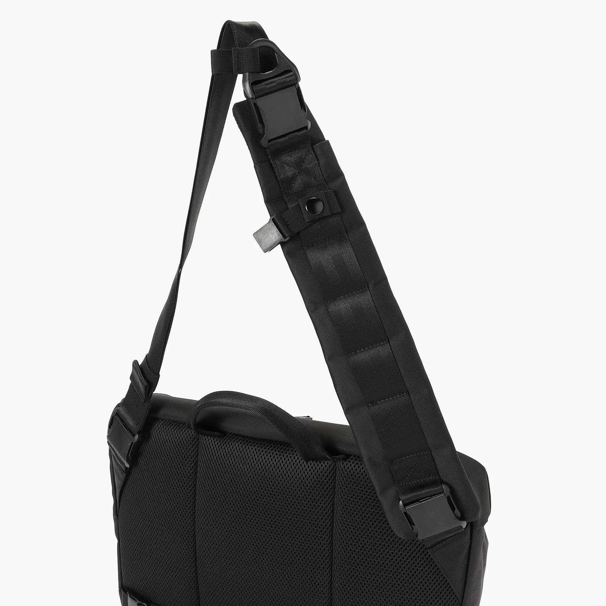MFC MESSENGER M BRIEFING Messenger Bag Suburban.