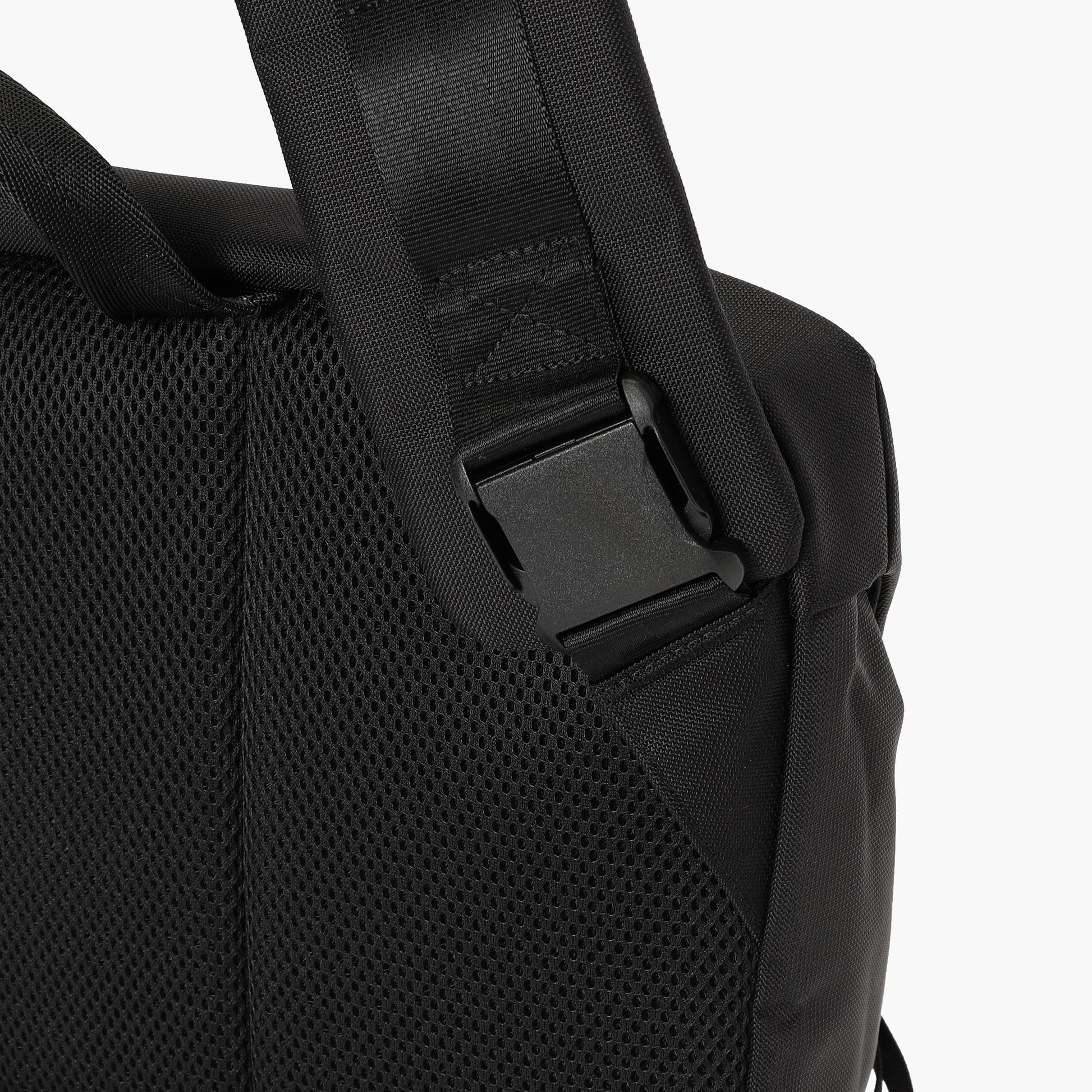 MFC MESSENGER M BRIEFING Messenger Bag Suburban.