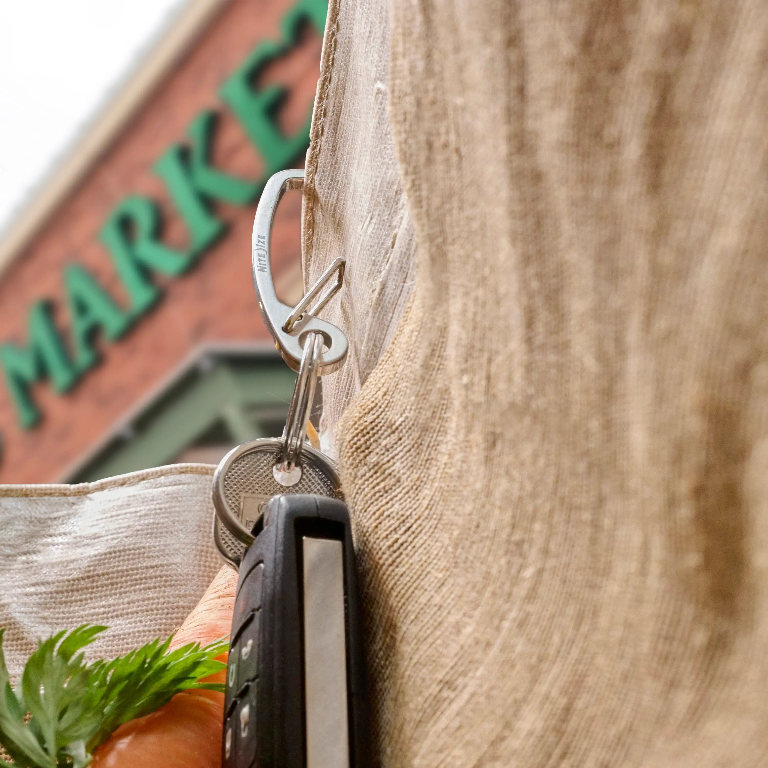 Deep Pocket™ Key Carabiner